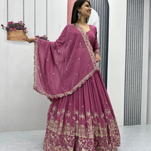 Mejor Venta De Rosa Suave Lehenga Choli-Ropa lista para usar para bodas y eventos para niñas y mujeres - Product Image 1