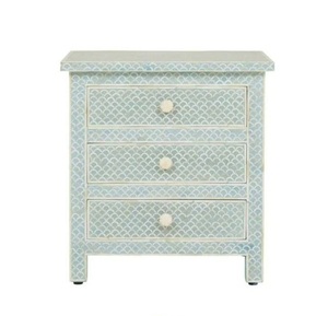 Mesita de Noche de Primera Calidad Hecha a Mano con Incrustaciones de Hueso y Resina, Diseño de Escamas de Sirena, 3 Cajones, Estilo Boho, al Mejor Precio - Product Image 1