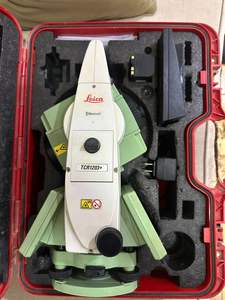 Estación robótica Leica Total Station TS 1203+ R 1000 disponible para la venta en buen estado - Product Image 4