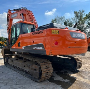 Excavatrice Doosan DX300LC d'occasion en excellent état, 30T, machine hydraulique puissante - Product Image 1