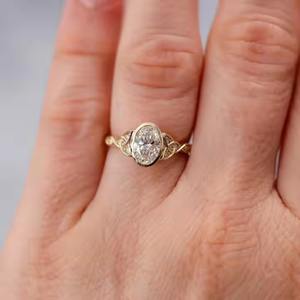Anillo de compromiso de diamante cultivado en laboratorio celta con bisel de corte ovalado de 2,00 quilates de oro de 14K para su anillo de diamante cultivado en laboratorio para mujer - Product Image 5