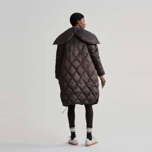 Abrigo acolchado de diamante suave y acogedor para mujer con bolsillos delanteros Ropa de invierno duradera y de moda - Product Image 4