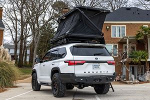 LISTO PARA ENVIAR - USADO, VOLANTE A LA IZQUIERDA |   CONDUCCIÓN DERECHA |   Tienda de Campaña para Techo SEQUOIA TRD PRO TWIN-TURBO 4WD 2023 - Product Image 2