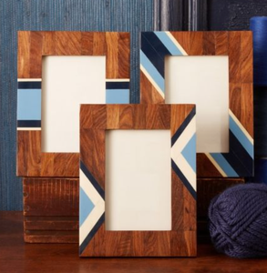 Marco de fotos de madera de resina de hueso hecho a mano adornado para mejorar el hogar con acabado pulido a mano fino y detalles artesanales decorativos - Product Image 4