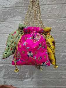 Bolsa de potli bordada rajasthani con cordón y Asa de cuentas bolsa hecha a mano favor de la boda regalo de devolución shagun baby shower Diwali - Product Image 6