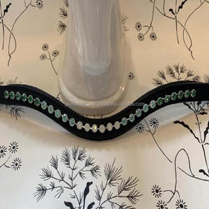 Correa de cuero suave acolchada con forma de onda duradera, banda para cejas de caballo en todos los tamaños y diseños personalizados con cristales redondos verdes - Product Image 2