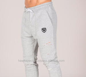 Pantalón ajustado Jogger de hombre con agujeros desgastados de color gris brezo con logotipos personalizados - Product Image 3