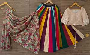 Les femmes portent la collection spéciale Navratri Lehenga Special Digital Printed Attractive Party Wear et Sider Wear Lehenga Choli - Product Image 2