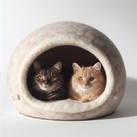 Maison pour chat en feutre de laine - Fabrication artisanale de qualité supérieure, abri respirant pour chat avec design amovible et lavable, forme ovale, motif rayé