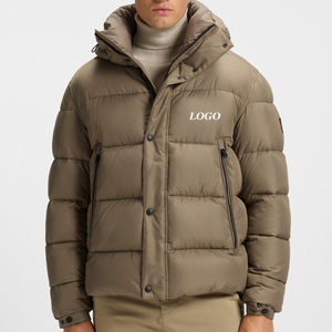 Veste matelassée pour homme avec couleur unie, matériau de haute qualité / Prix de gros avec capuche réglable, manches longues avec poche latérale zippée - Product Image 1