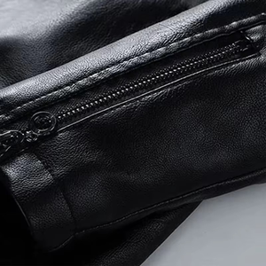 Meilleure vente de veste en cuir noir, coupe décontractée et matière souple et fluide. Disponible à prix de gros. - Product Image 6