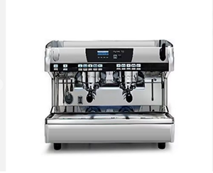 Ofertas Económicas para Máquina de Espresso Comercial Nuova-Simonelli Aurelia II de 3 Grupos T3 Sellada de Fábrica - Lista para Enviar - Product Image 1