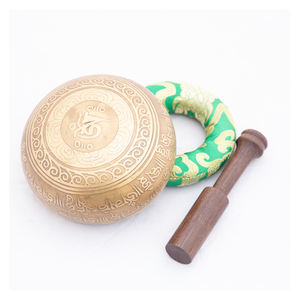 Cuenco tibetano martillado a mano con mazo de madera y almohada de seda Comprar a buen precio Cuenco para cantar - Product Image 4