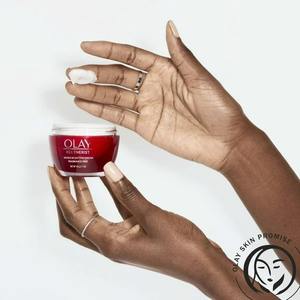 Crema Hidratante Facial Olay Regenerist Micro-Sculpting, Sin Perfume para Piel Mixta, 1.7 oz - Product Image 4