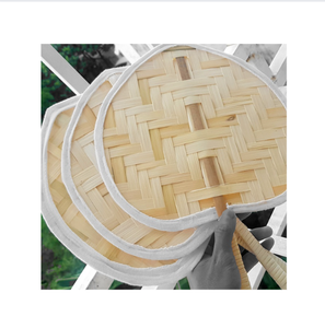 Éventail à main Green Living fabriqué à partir de feuilles et de fibres de bambou au Vietnam - Product Image 1