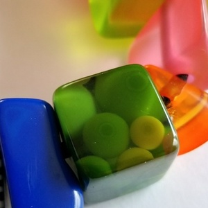 Meilleure qualité personnalisée femmes fabriquées à la main en résine mode bijoux brin Bracelet haute qualité perle cadeaux marque directe inde - Product Image 2