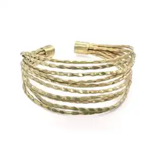 Bijoux de bracelet manchette en laiton plaqué or de haute qualité fabriqués à la main - Product Image 1