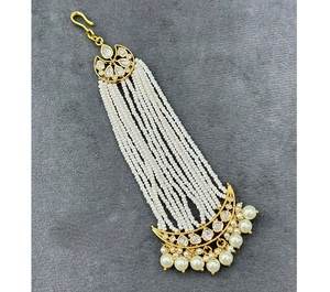 Boucles d'oreilles ethniques en laiton plaqué or de qualité supérieure, charmantes, pour femmes et occasions de mariage - Product Image 1