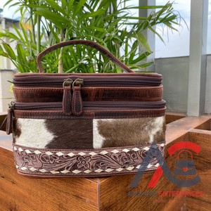 Le plus récent 2024 sac cosmétique de voyage floral usiné à la main de luxe pour les cheveux occidentaux des femmes sur le sac d'organisateur de maquillage multifonction en peau de vache - Product Image 1