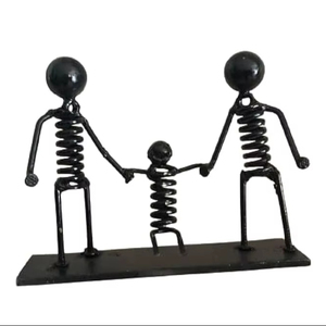 Sculpture en métal faite à la main pour la décoration de bureau à domicile et l'affichage artistique unique de style industriel - Product Image 1