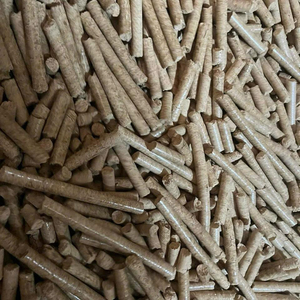 Granulés de bois de biomasse de pin et de chêne de qualité supérieure, briquettes de combustible en forme de bâtonnets de 6 mm et 8 mm, faible teneur en humidité, emballage personnalisé, approvisionnement, exportation, usage commercial - Product Image 1