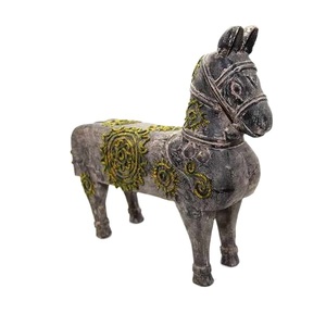 Precio barato estilo tradicional caballo de madera con patrón de brocado Mong a mano pedidos personalizados al por mayor Origen de Vietnam - Product Image 1
