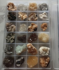 Mix Zéolite Boîte Spécimen Naturel Minéraux Cristal d'Inde - Product Image 1