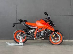 มอเตอร์ไซค์สปอร์ตน้ำหนักเบา ยี่ห้อ 390 Duke ปี 2022 มือสอง: สมรรถนะอเนกประสงค์ เหมาะสำหรับการขับขี่ในเมืองและการพักผ่อน ขายแล้ว - Product Image 2