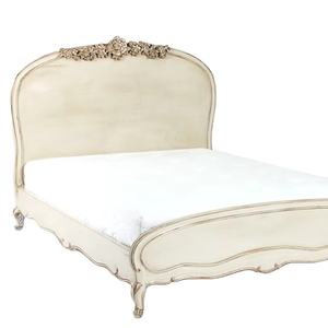 Juego de Muebles de Dormitorio Hecho de Madera de Caoba Resistente, Diseño Moderno con Motivos Tallados Distintivos, Tamaños King y Queen - Product Image 1