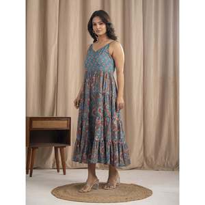 เดรสผ้าฝ้ายมัลมัลสีฟ้าทะเลสไตล์โบโฮ พิมพ์ลายด้วยมือ สายผูกไหล่ ทรงเอวธรรมชาติ ระบายอากาศได้ดี - Product Image 5