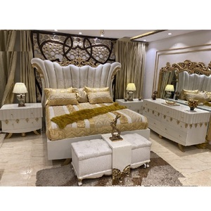 Ensemble de meubles de chambre à coucher moderne en teck, thème européen, lit sculpté à la main, durable, taille et couleur personnalisables - Product Image 1