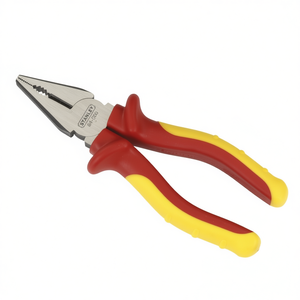 Alicates Combinados Stanley Maxsteel con Certificación VDE, Paquete Múltiple, con Superficie de Mordaza Dentada y Mango de Plástico con Agarre Suave - Product Image 2