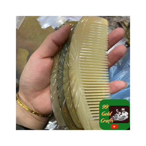 Peigne en corne de buffle de qualité supérieure Fournisseur fait à la main Peigne poli pour le toilettage des cheveux Coiffure à barbe Convient à un usage quotidien - Product Image 2