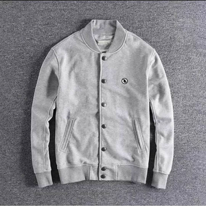 เสื้อแจ็คเก็ตบอมเบอร์วินเทจแบบสั่งทำสำหรับผู้ชาย สีขาว ผ้าโพลีเอสเตอร์/คอตตอน แจ็คเก็ตวาร์ซิตี้สำหรับฤดูหนาว คอตั้ง ปักลายเชนิลล์เรียบง่าย สำหรับโอกาสที่เป็นทางการ - Product Image 3