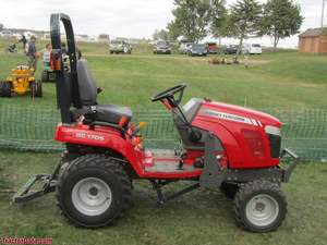 Tractor de ruedas Massey Ferguson GC1705 modelo usado - Product Image 4