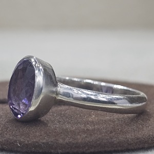 Anillos de eternidad clásicos únicos de Plata de Ley 925 con ajuste de bisel chapado en rodio de piedras preciosas de amatista vermeil de excelente calidad - Product Image 6