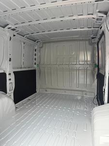 Peugeot Boxer L1H1 2024, 2.2L Diésel, Tracción Delantera, Transmisión Manual de 5 Velocidades, Minivan de Carga - Product Image 3