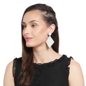 Pendientes de Cuentas de Cristal de Diseño Moderno y Elegante, Pendientes de Cuentas de Semillas Hechos a Mano, Joyería Artesanal Única y Creativa - Product Image 1