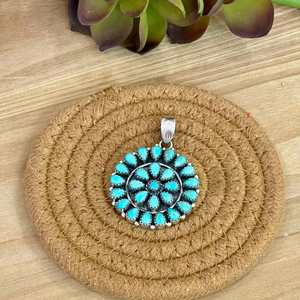 Colgante de racimo de plata esterlina y turquesa hecho a mano, joyería de declaración de estilo suroeste, regalo de piedras preciosas naturales para ella - Product Image 1