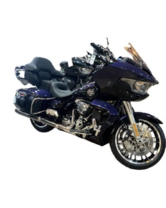Moto Super Sport de taille moyenne 750 cm³ à refroidissement liquide - Product Image 1