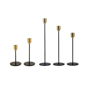 Ensemble de bougeoirs en métal faits à la main avec une élégance moderne, parfait pour le salon, la table à manger, la chambre à coucher, la décoration festive - Product Image 1