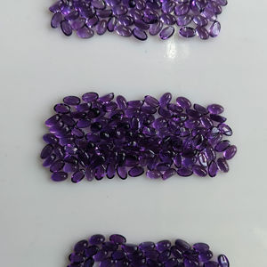 พลอยแอมะทิสต์แอฟริกันคุณภาพสูง ทรงหยดน้ำ ขนาด 6x4 มม. แบบคาโบชอง พลอยธรรมชาติ - Product Image 1