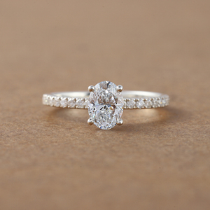 Bague de fiançailles en or massif 10 carats avec diamant taille ovale cultivé en laboratoire Bague cadeau de luxe tendance pour femme Certificat IGI - Product Image 1