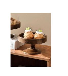 Support à gâteau en bois de style antique magnifiquement conçu pour décor de cuisine de ferme et configurations de dessert vintage moule en résine époxy - Product Image 1