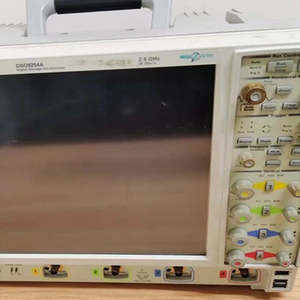 Oscilloscope numérique Agilent MSO7104A d'occasion, produit haute performance en excellent état - Product Image 4