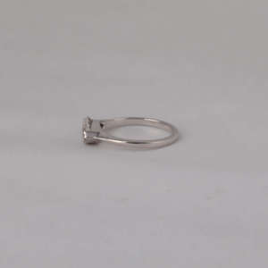 Bague de fiançailles solitaire en or massif 14 carats avec diamant de laboratoire taille marquise, sertissage clos classique, certifiée IGI – Le cadeau parfait pour elle - Product Image 3