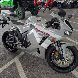 Descuento en Motos Deportivas Honda CBR1000RR 2025-2026, 998 cc, Motor de 4 Tiempos en Línea, Nuevas - Product Image 3