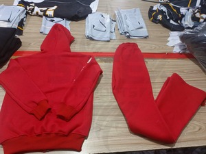 Survêtements d'hiver personnalisés pour hommes, à capuche, décontractés, unis, avec patch brodé effet vieilli, style urbain, 100% coton, coupe droite, doux, teint uni - Product Image 6