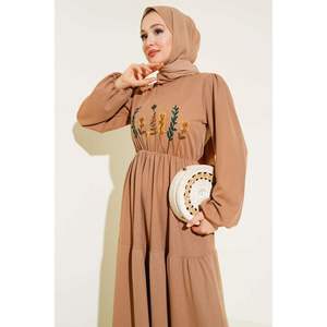 Vestido con bordado frontal Latte - Product Image 4