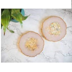 Ensemble de sous-verres en résine faits à la main, sous-verres en époxy personnalisés pour la décoration de table basse, protection des boissons et esthétique moderne de la maison - Product Image 1